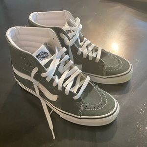 Womens Vans size 8.5. Olive color
